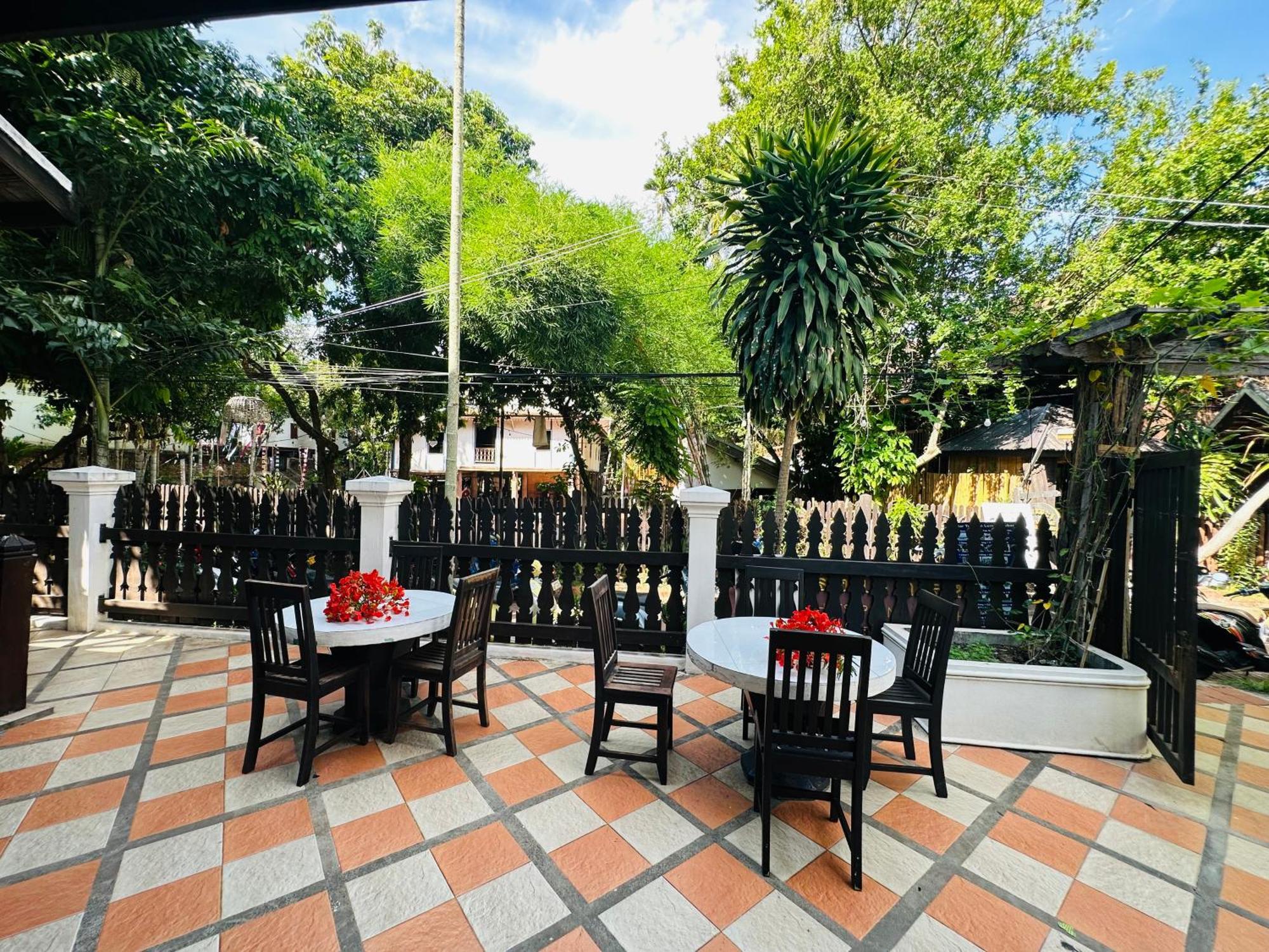 Thatsaphone Hotel Λουάνγκ Πραμπάνγκ Εξωτερικό φωτογραφία