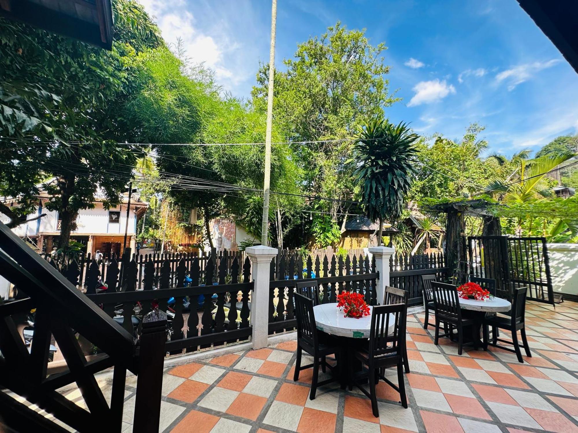 Thatsaphone Hotel Λουάνγκ Πραμπάνγκ Εξωτερικό φωτογραφία