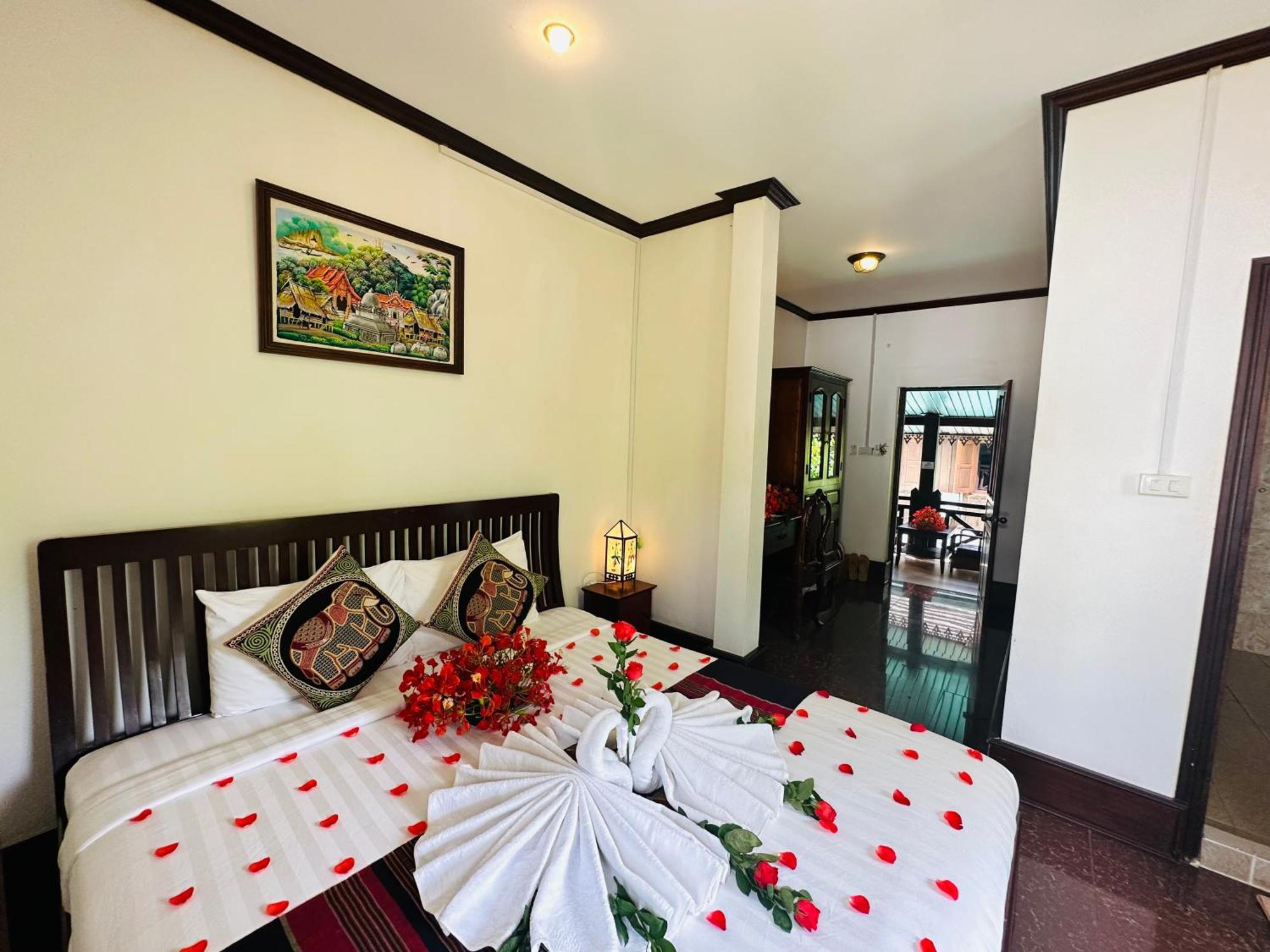 Thatsaphone Hotel Λουάνγκ Πραμπάνγκ Εξωτερικό φωτογραφία