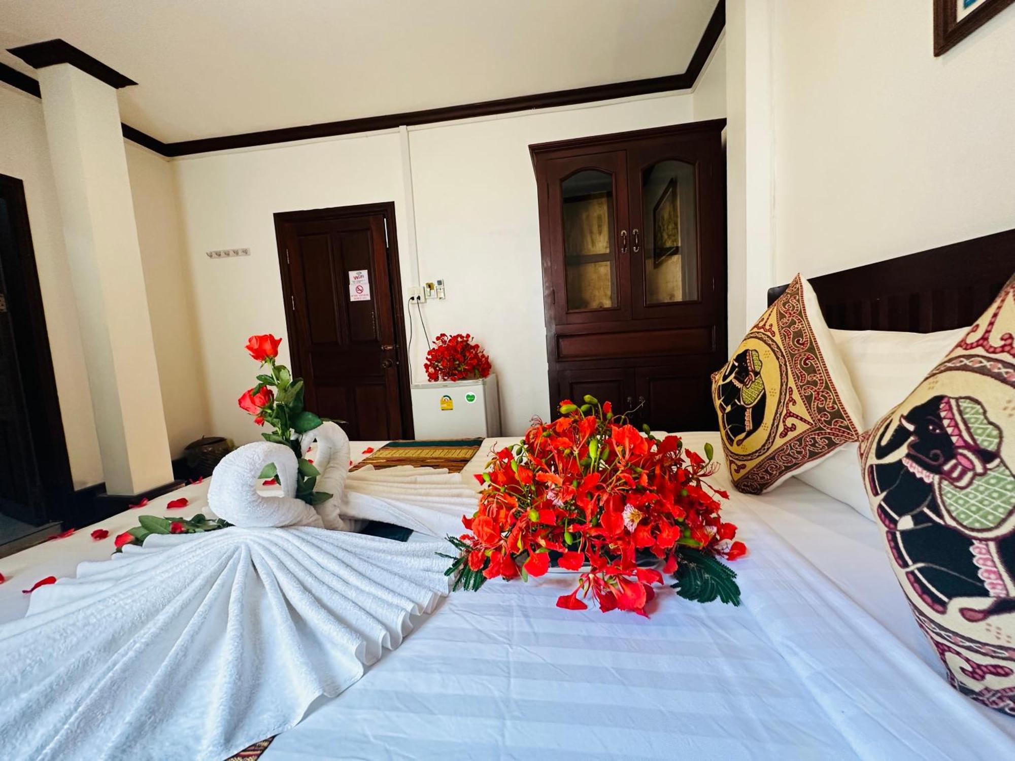 Thatsaphone Hotel Λουάνγκ Πραμπάνγκ Εξωτερικό φωτογραφία